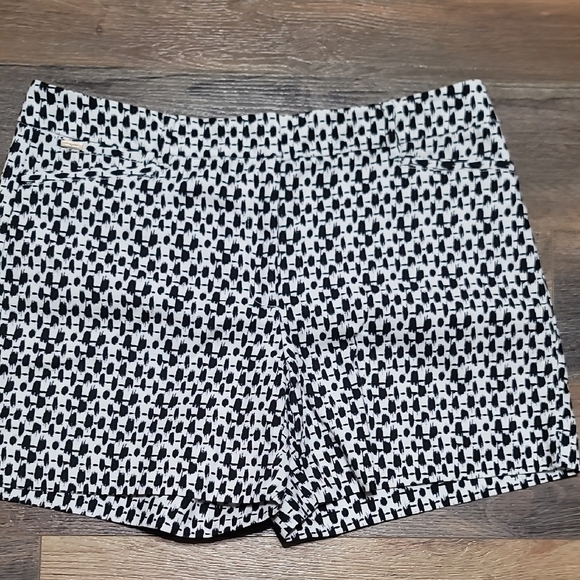 White House Black Market Monochrome Patterned High Waist Shorts - Picture 1 of 10